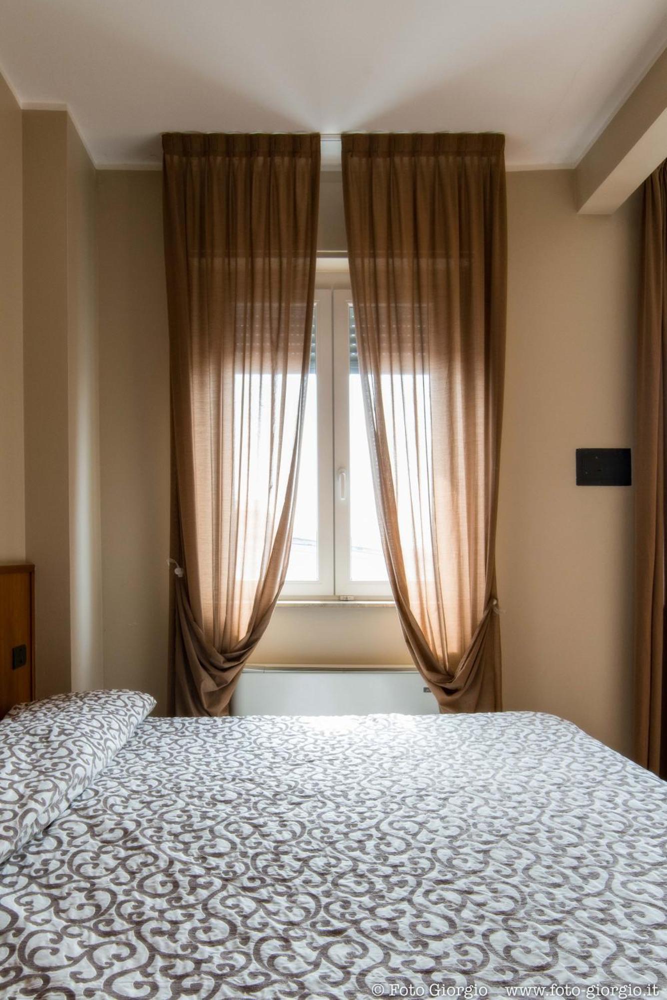 Hotel Daina Dalmine Ngoại thất bức ảnh