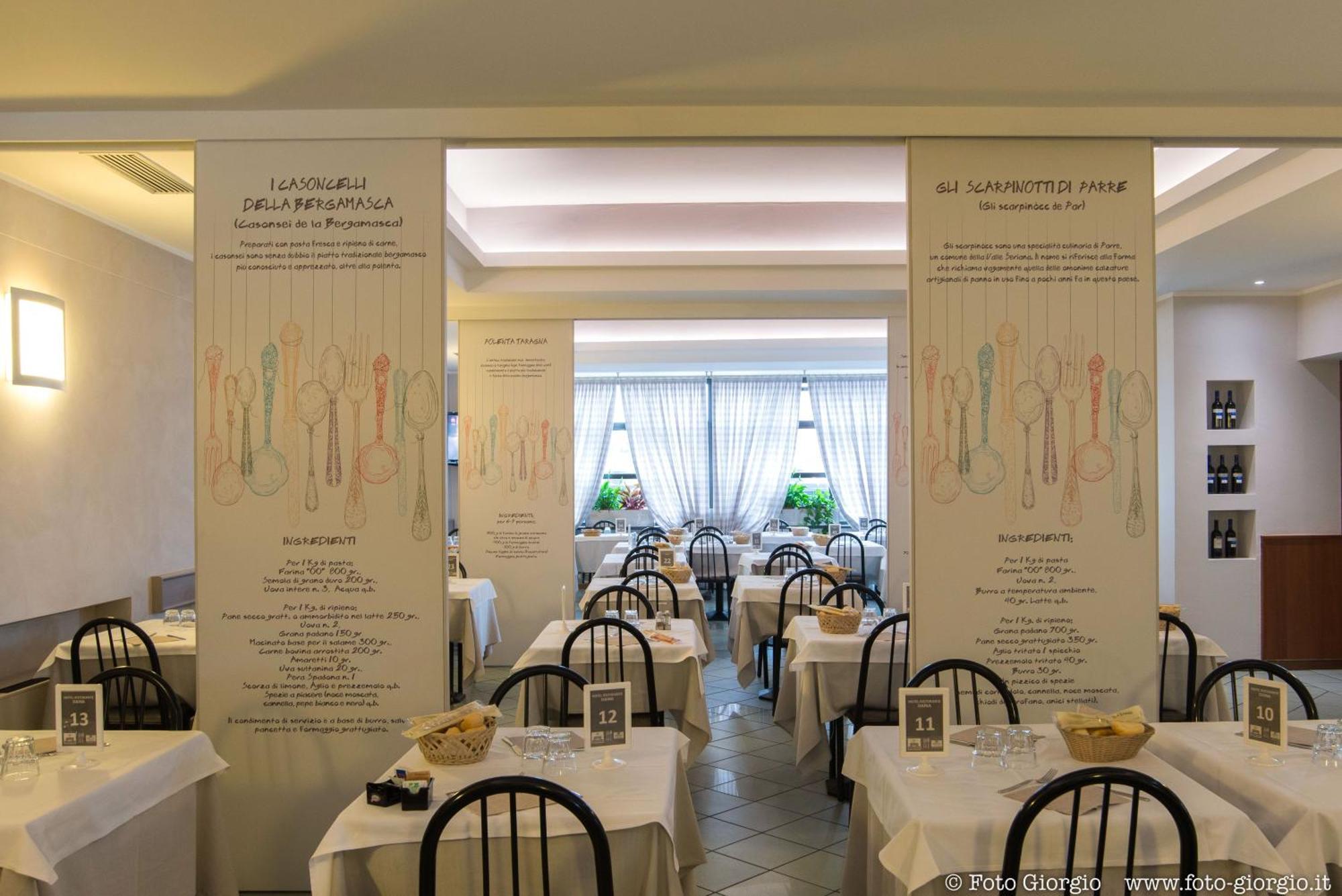 Hotel Daina Dalmine Ngoại thất bức ảnh