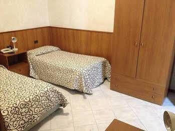 Hotel Daina Dalmine Ngoại thất bức ảnh
